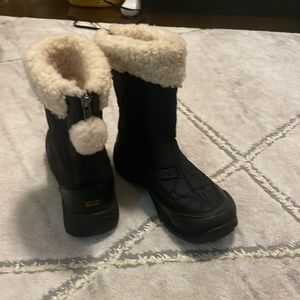 Black UGG snow boots size 6